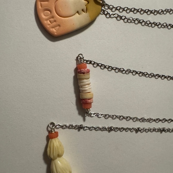 Set of 3 beachy/shell Necklaces - Picture 1 of 2